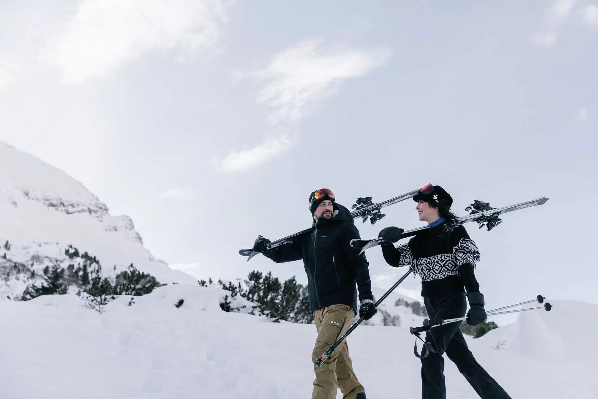 Zwei Skifahrer in Obertauern